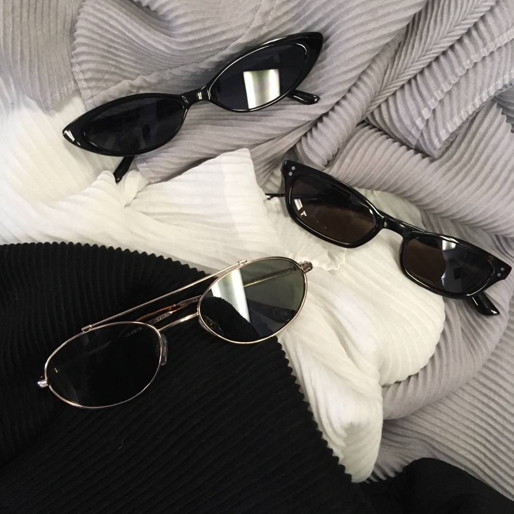 Sunglasses 20 dollars each 😊